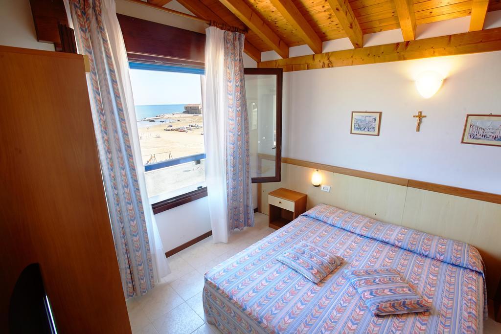 Hotel Sara Caorle Zimmer foto