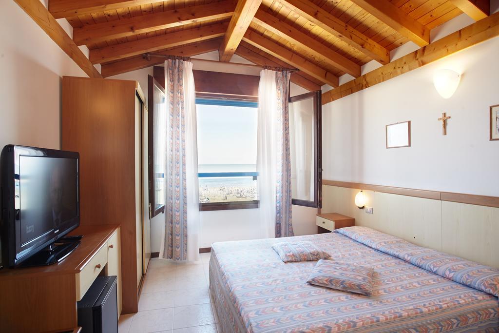 Hotel Sara Caorle Zimmer foto
