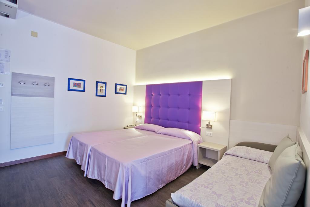 Hotel Sara Caorle Zimmer foto